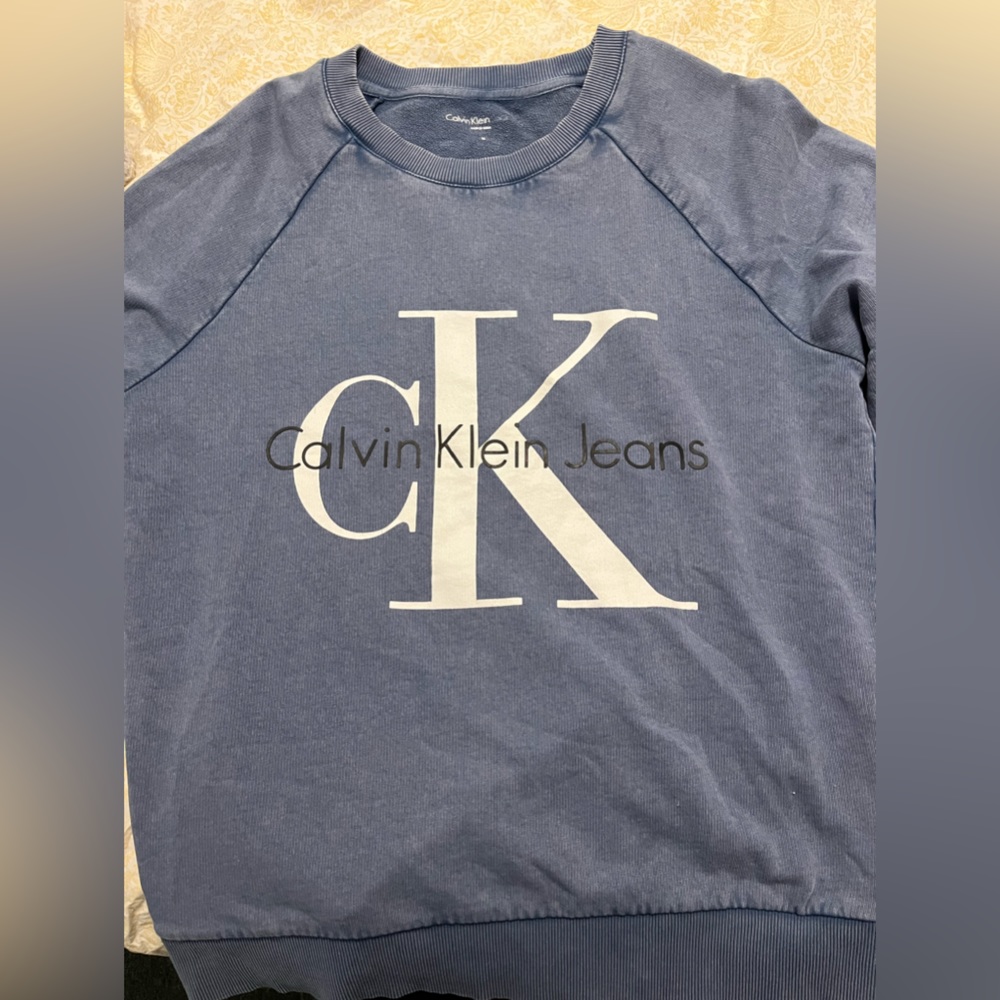 Calvin Klein Sweater - Picture 2 of 3